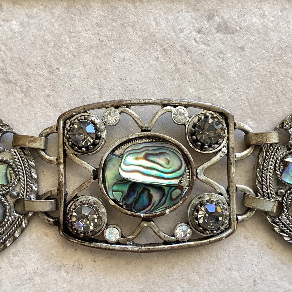 Chicos Abalone shell/ rhinestone silver tone metal chain link belt - Picture 7 of 13